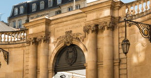 Les familles monoparentales mal aimées par le gouvernement Barnier ?